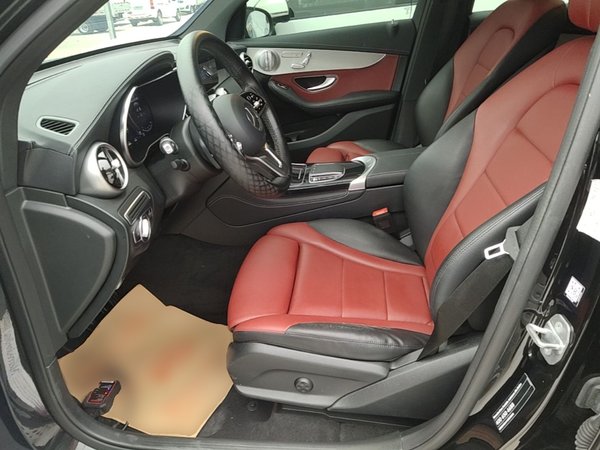 Mercedes-Benz GLC 2020, 60000 км, за 32387 USD