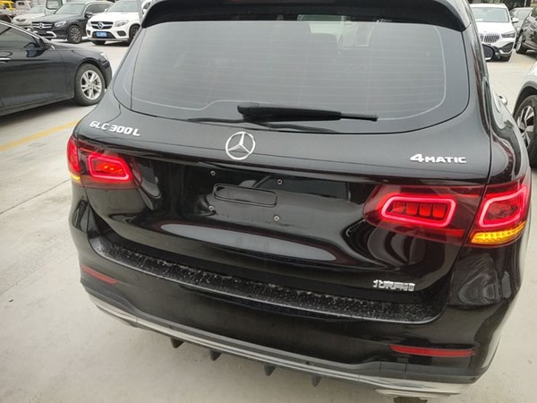 Mercedes-Benz GLC 2020, 60000 км, за 32387 USD - фото 11