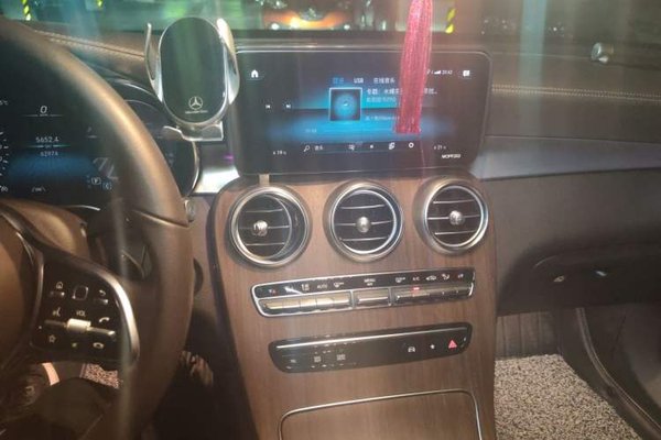 Mercedes-Benz GLC 2020, 62900 км, за 28184 USD - фото 13