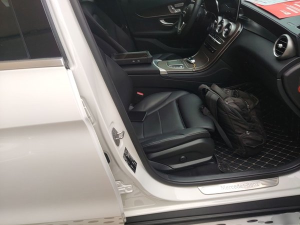 Mercedes-Benz GLC 2020, 52600 км, за 31987 USD - фото 23