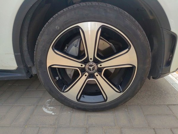 Mercedes-Benz GLC 2020, 76100 км, за 29872 USD