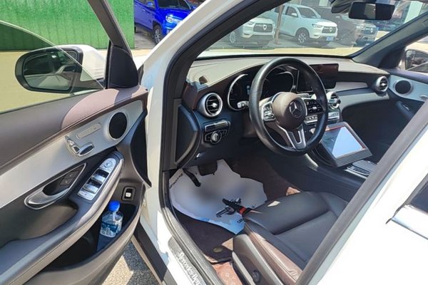Mercedes-Benz GLC 2020, 88800 км, за 26473 USD - фото 25
