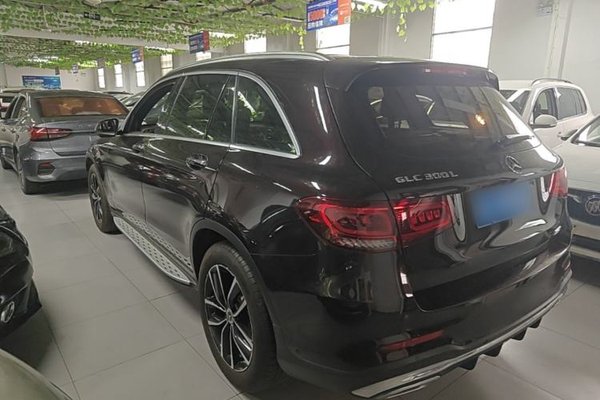 Mercedes-Benz GLC 2022, 34900 км, за 37071 USD