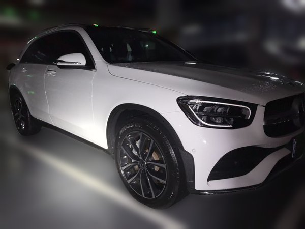 Mercedes-Benz GLC 2022, 24200 км, за 33931 USD