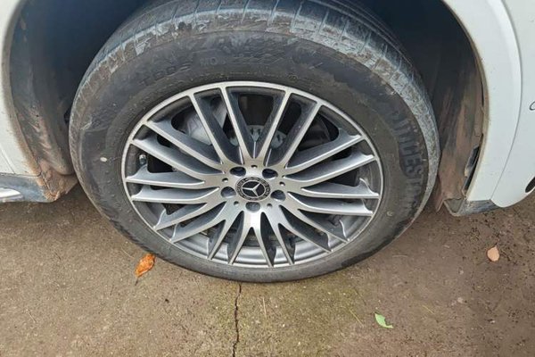 Mercedes-Benz GLC 2023, 44900 км, за 40751 USD