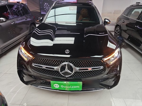 Mercedes-Benz GLC 2024, 17900 км, за 44889 USD