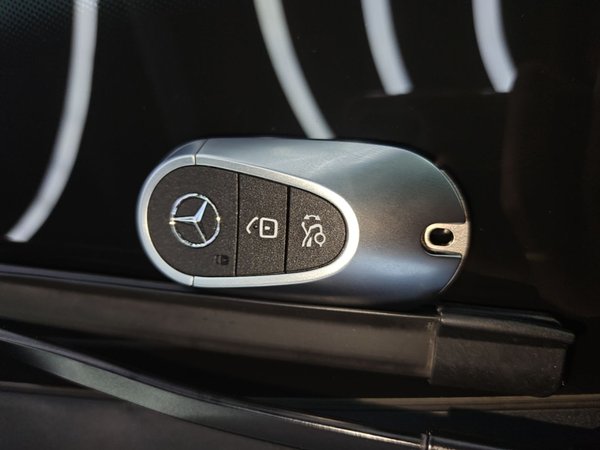 Mercedes-Benz GLC 2024, 17900 км, за 44889 USD - фото 12