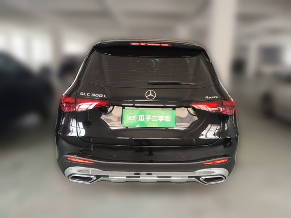 Mercedes-Benz GLC 2024, 28600 км, за 49501 USD