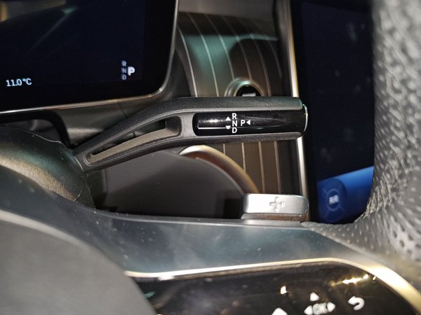 Mercedes-Benz GLC 2024, 51200 км, за 48764 USD - фото 11