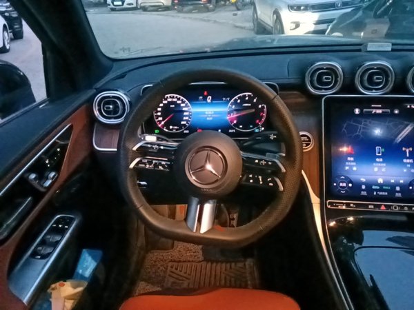 Mercedes-Benz GLC 2024, 8100 км, за 48604 USD - фото 11