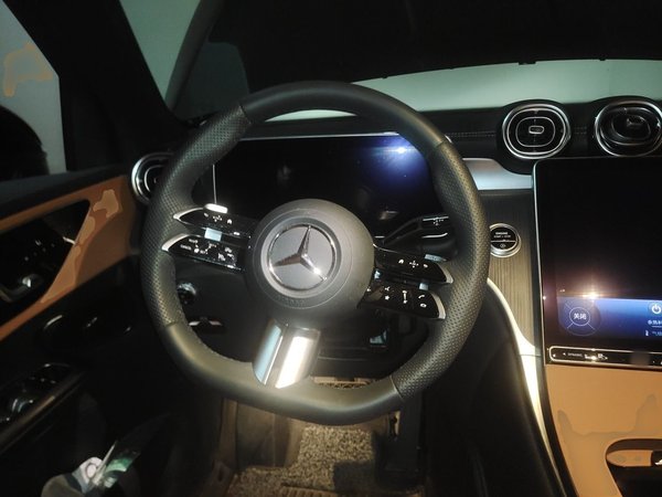 Mercedes-Benz GLC 2024, 8500 км, за 44192 USD - фото 11