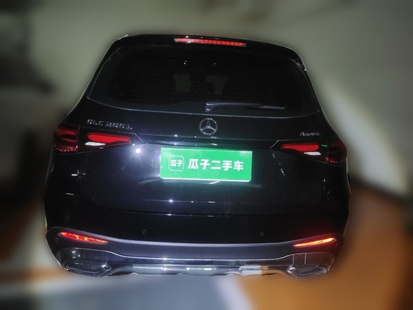 Mercedes-Benz GLC 2024, 8500 км, за 44192 USD
