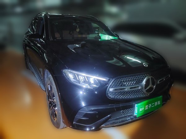 Mercedes-Benz GLC 2024, 8500 км, за 44192 USD