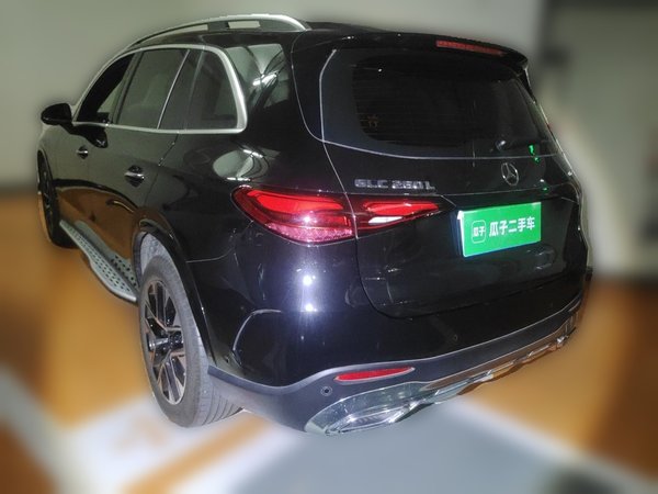 Mercedes-Benz GLC 2024, 8500 км, за 44192 USD