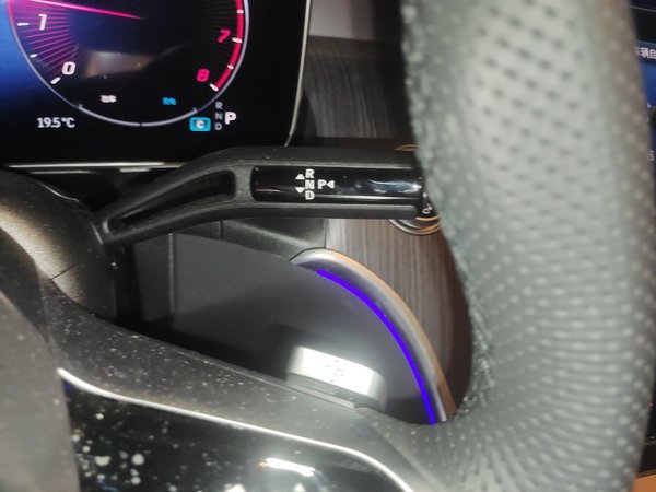 Mercedes-Benz GLC 2024, 8500 км, за 44192 USD - фото 15