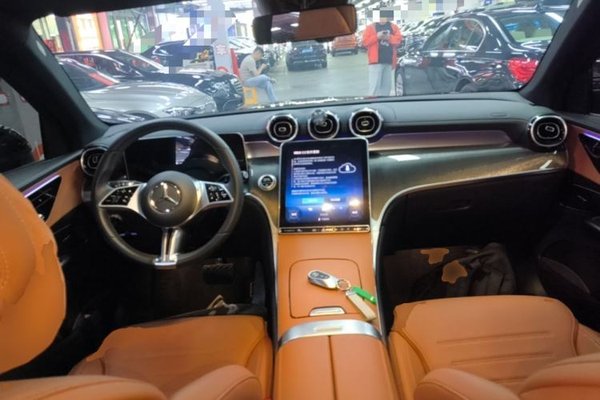 Mercedes-Benz GLC 2025, 18900 км, за 43011 USD - фото 7