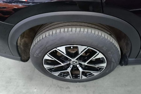 Mercedes-Benz GLC 2025, 18900 км, за 43011 USD