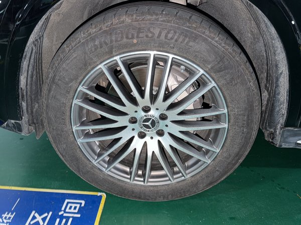 Mercedes-Benz GLC 2025, 9900 км, за 52010 USD - фото 7