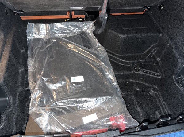 Mercedes-Benz GLC 2025, 9900 км, за 52010 USD - фото 33