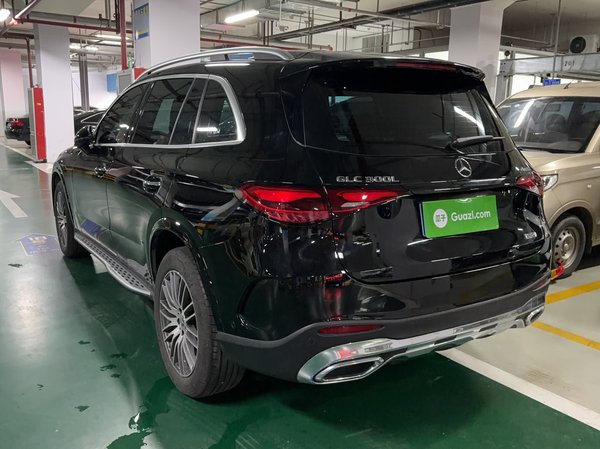 Mercedes-Benz GLC 2025, 9900 км, за 52010 USD