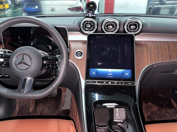 Mercedes-Benz GLC 2025, 9900 км, за 52010 USD - фото 18