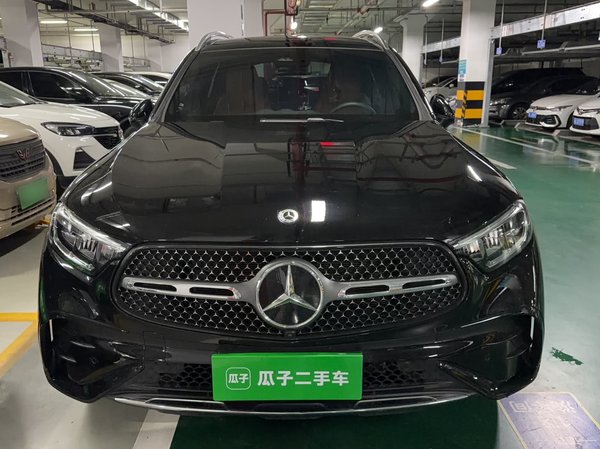 Mercedes-Benz GLC 2025, 9900 км, за 52010 USD