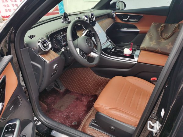 Mercedes-Benz GLC 2025, 9900 км, за 52010 USD - фото 12