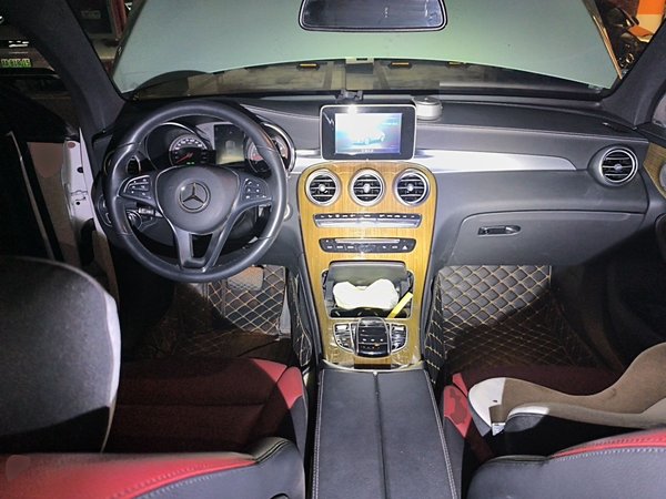 Mercedes-Benz GLC Coupe 2019, 65300 км, за 22573 USD - фото 6