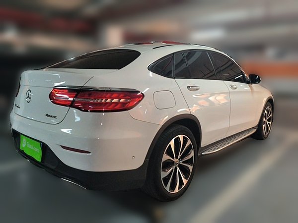Mercedes-Benz GLC Coupe 2019, 65300 км, за 22573 USD