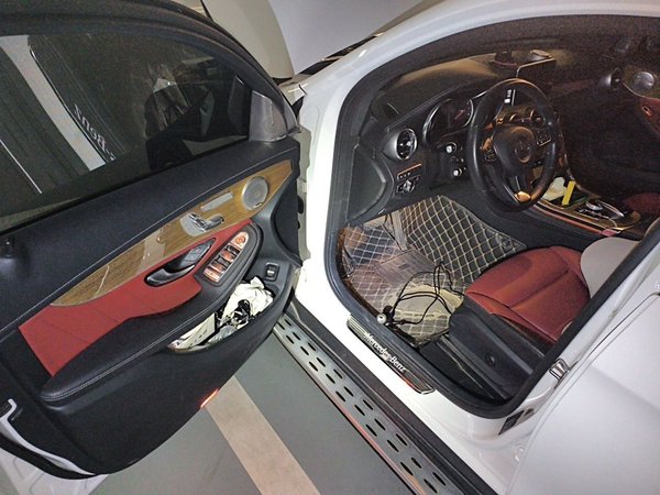 Mercedes-Benz GLC Coupe 2019, 65300 км, за 22573 USD - фото 13