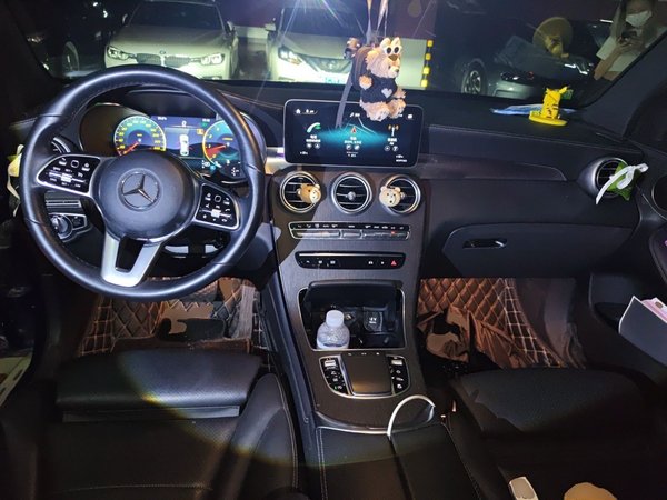 Mercedes-Benz GLC Coupe 2020, 41300 км, за 28109 USD - фото 10