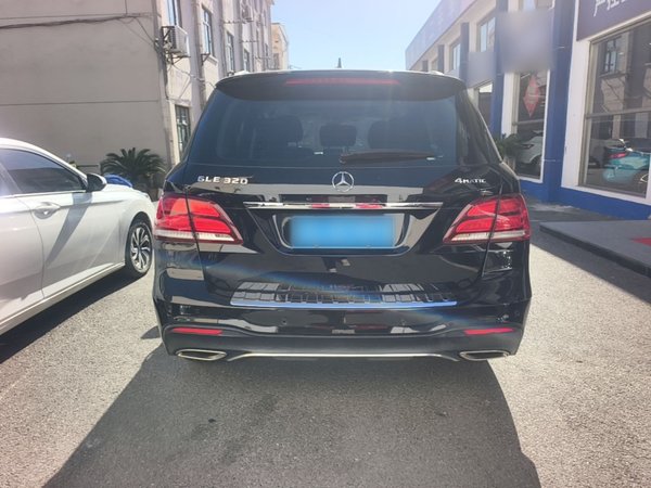 Mercedes-Benz GLE 2017, 116700 км, за 25623 USD