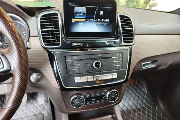 Mercedes-Benz GLE 2018, 158100 км, за 24862 USD