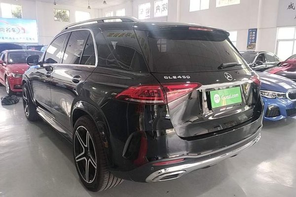 Mercedes-Benz GLE 2023, 93600 км, за 58192 USD