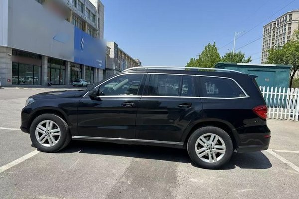 Mercedes-Benz GLS 2018, 129700 км, за 38971 USD