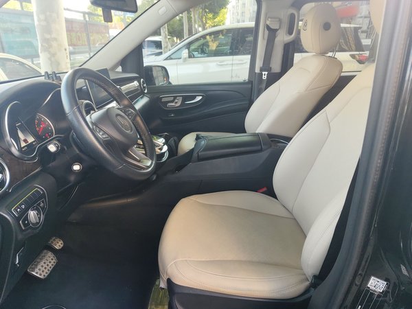 Mercedes-Benz V-Class 2017, 162100 км, за 23980 USD - фото 18
