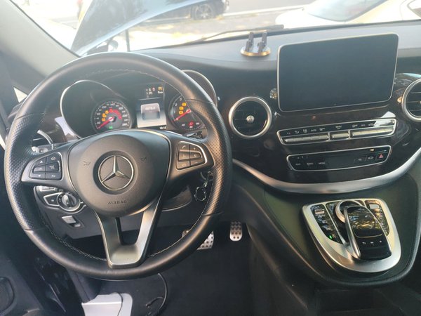 Mercedes-Benz V-Class 2017, 162100 км, за 23980 USD - фото 13