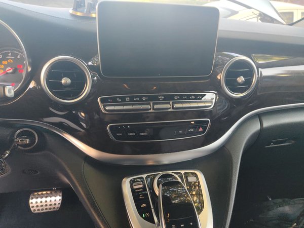 Mercedes-Benz V-Class 2017, 162100 км, за 23980 USD - фото 16