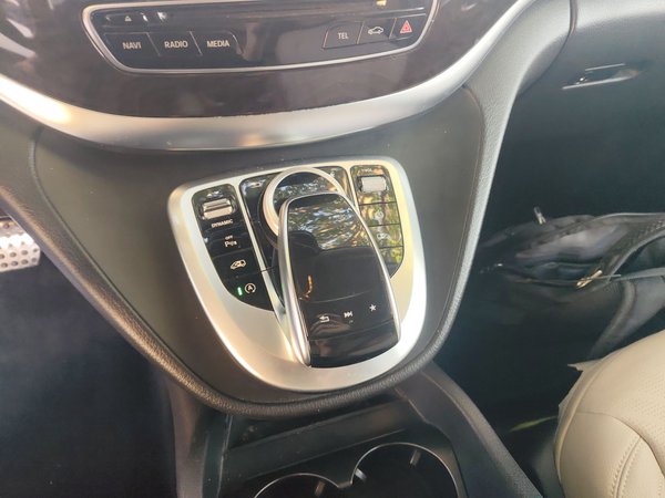 Mercedes-Benz V-Class 2017, 162100 км, за 23980 USD - фото 17