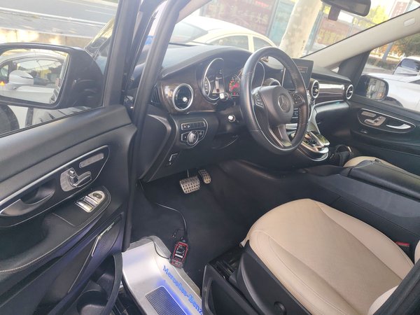 Mercedes-Benz V-Class 2017, 162100 км, за 23980 USD - фото 19