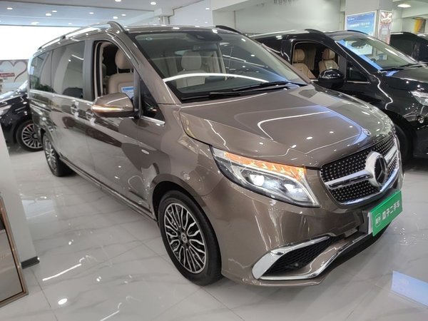 Mercedes-Benz V-Class 2017, 96200 км, за 28199 USD