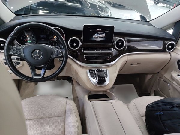 Mercedes-Benz V-Class 2017, 96200 км, за 28199 USD - фото 13