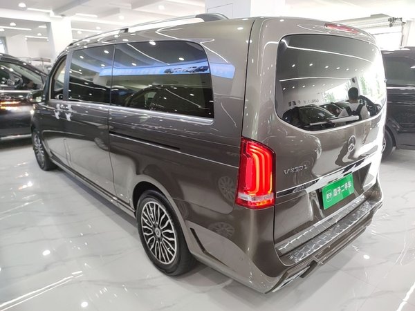 Mercedes-Benz V-Class 2017, 96200 км, за 28199 USD
