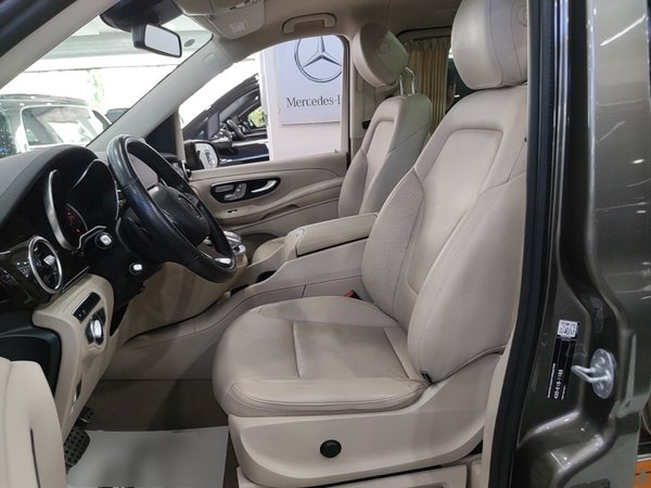 Mercedes-Benz V-Class 2017, 96200 км, за 28199 USD - фото 18