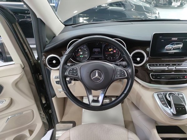 Mercedes-Benz V-Class 2017, 96200 км, за 28199 USD - фото 14