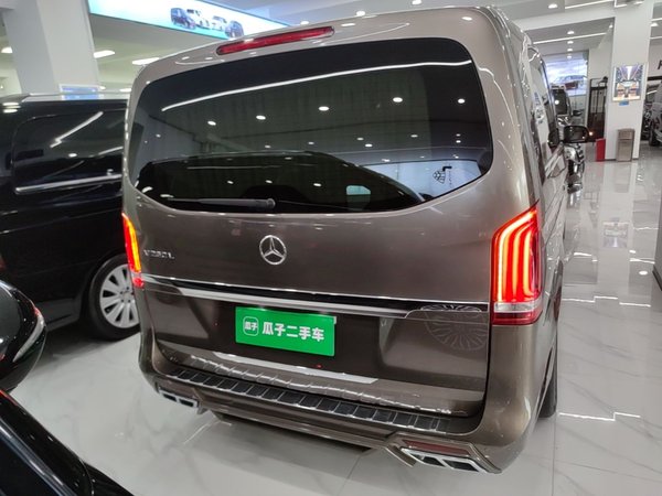 Mercedes-Benz V-Class 2017, 96200 км, за 28199 USD