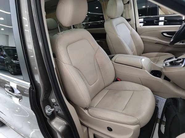 Mercedes-Benz V-Class 2017, 96200 км, за 28199 USD - фото 23