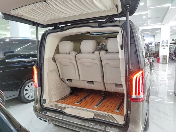 Mercedes-Benz V-Class 2017, 96200 км, за 28199 USD - фото 22