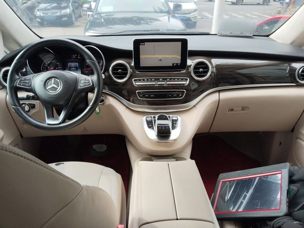 Mercedes-Benz V-Class 2017, 159000 км, за 20148 USD - фото 9