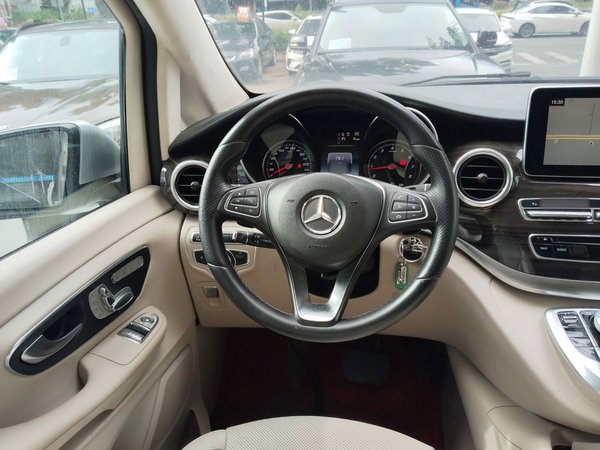 Mercedes-Benz V-Class 2017, 159000 км, за 20148 USD - фото 10